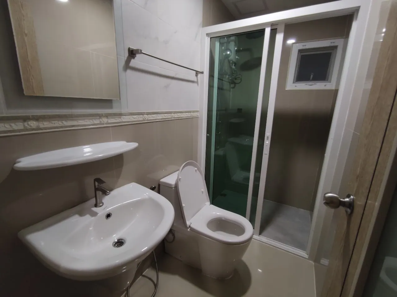 98 TOWER ห้องพักรายวันและรายเดือน