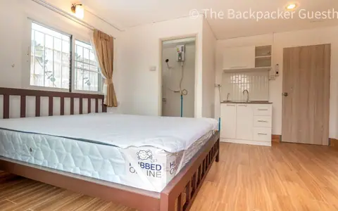 The Backpacker Guesthouse บริการห้องเช่ารายเดือน