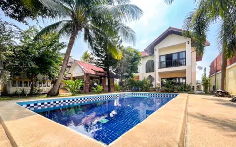 Land With 3 building For Sale 800 sq.m. near Chaweng Beach Bophut Koh Samui large swimming pool
