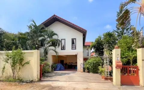 บ้านในฝันพร้อมสระว่ายน้ำ ใกล้หาดเฉวง เดินทางสะดวก ราคาเพียง 15 ล้าน บ้านพัก 3 หลัง 6 ห้องนอน 200 ตร.วา พร้อมของแถมเพียบ