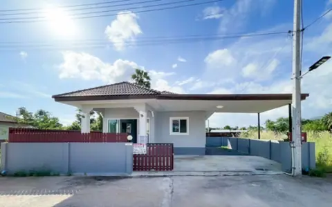 House Near Na Mueang Waterfall and Lamai Beach: A Great Investment Opportunity Cozy Single-Story House for Sale in Na Mueang