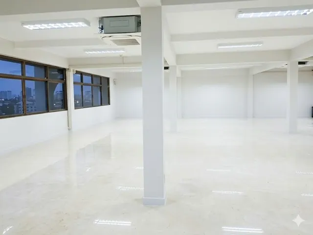 120 sq.m. office on floor 5