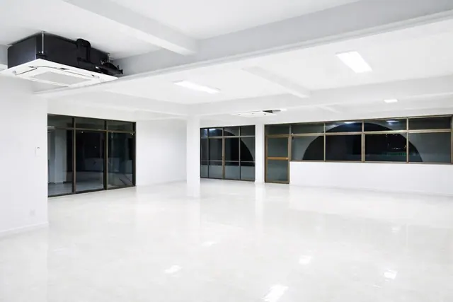 120 sq.m. office on floor 5