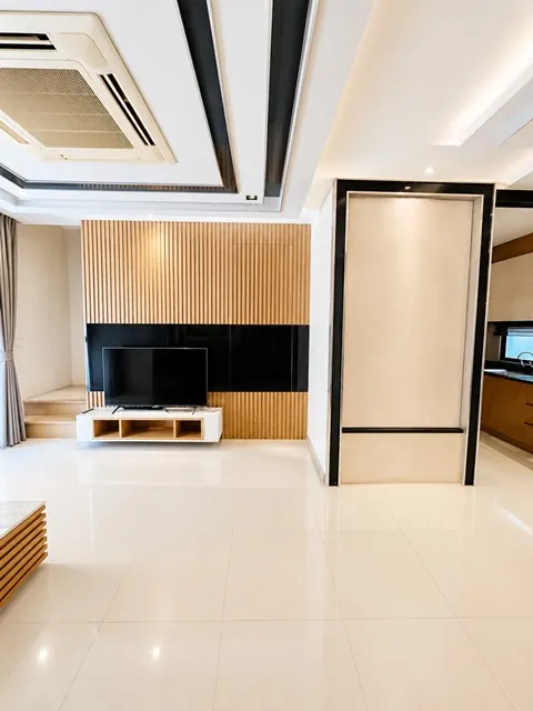 ให้เช่าทาวน์โฮมหลังมุม 3 ชั้น ย่านสวนสยาม-เสรีไทย ที่ดิน 30 ตร.ว. พื้นที่ใช้สอย 360 ตร.ม.