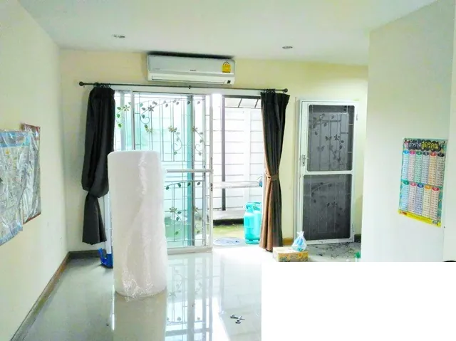 ARLบ้านทับช้าง 1กม.  3นอน สี่แยกประเวศ อ่อนนุช-พระราม 9 4แอร์ เดินทางสะดวก  ใกล้รร.สุเหร่าทับช้าง 900 ม.สวนสาธารณะ