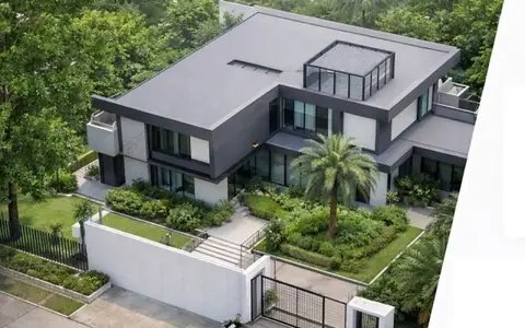 บนที่ดิน 2ไร่ 2,500ตร.ม.คฤหาสน์ Pool Villa 9นอน 5น้ำ ซาฟารีเวิลร์ ปัญญาอินทรา The Legacy Golf Club  Wellness Center
