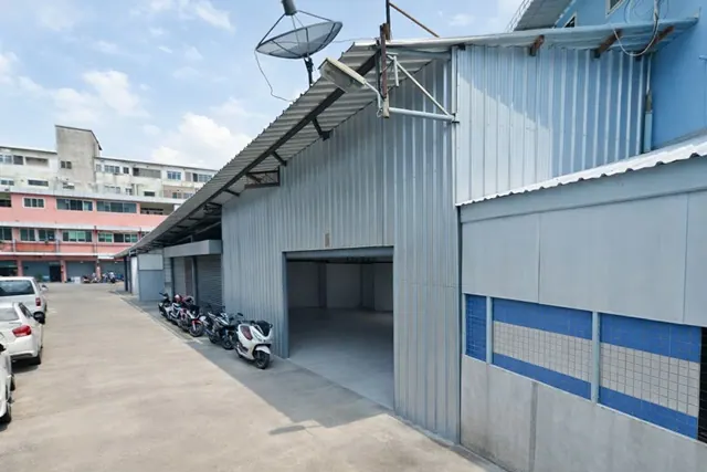 ให้เช่าโกดัง อินทามระ 10-14 ใกล้ BTS สะพานควาย พื้นที่ 88 ตร.ม.