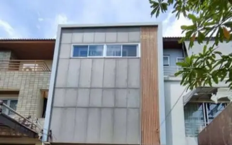 ขายโฮมออฟฟิศ รัชดา ซอย32 ทะลุลาดพร้าวได้ ขายพร้อมเฟอร์ฯบางส่วน