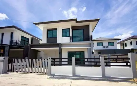 ให้เช่าบ้านเดี่ยว 2 ชั้น  บ่อวิน ใกล้โรบินสัน - นิคมอีสเทิร์นซีบอร์ด 3 ห้องนอน จอดรถ 2 คันบ้านใหม่ กำลังลงเฟอร์นิเจอร์ 38,000บาท/เดือน