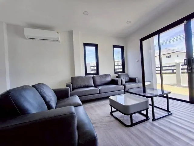 ให้เช่าบ้านเดี่ยว 2 ชั้น  บ่อวิน ใกล้โรบินสัน - นิคมอีสเทิร์นซีบอร์ด 3 ห้องนอน จอดรถ 2 คันบ้านใหม่ กำลังลงเฟอร์นิเจอร์ 38,000บาท/เดือน