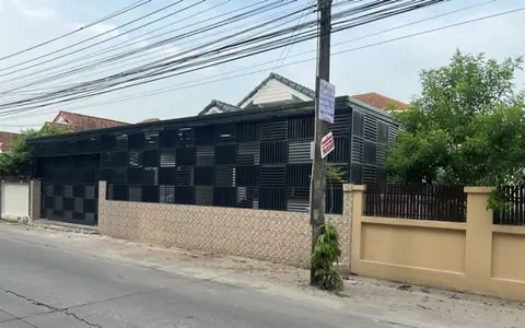 บ้านเดี่ยวทำเลดี เช่าบ้านแถวหนองยายบู่  ใกล้มอเตอร์เวย์ในนิคมอุตสาหกรรมศรีราชา