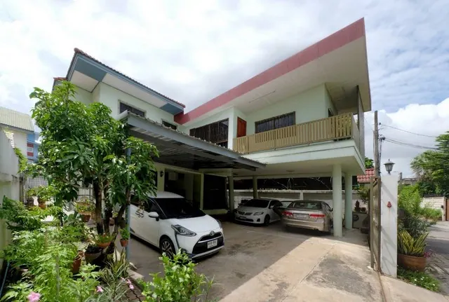 ขายบ้านเดี่ยว 2 ชั้น เนื้อที่ 95 ตร.วา 4 นอน  5 น้ำ ลาดพร้าว กรุงเทพ