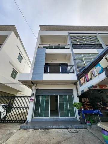 อาคารพานิชย์ให้เช่า 3 ชั้น หลังมุม ตกแต่งใหม่ ถนนเอกชัย ใกล้วัดโพธิ์แจ้ เหมาะทำโฮมออฟฟิต ถนนกว้าง จอดรถสบาย