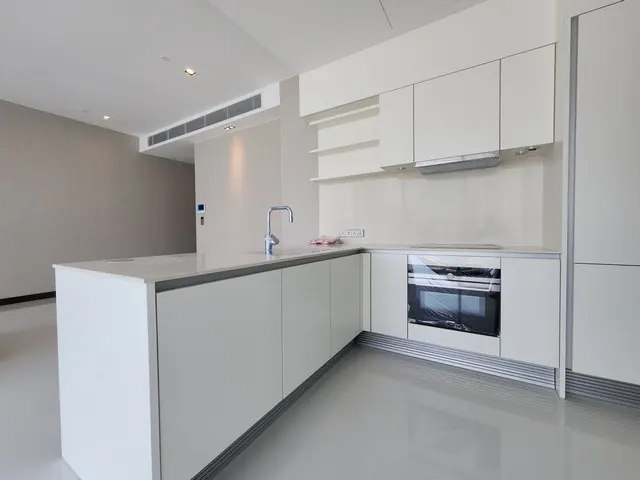 ให้เช่า คอนโด Q1 Sukhumvit ขนาด 197 ตรม. 3 นอน วิวโล่ง ห้องใหม่ ติด BTS นานา 0 เมตร