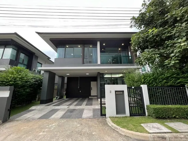 เศรษฐสิริ กรุงเทพกรีฑา