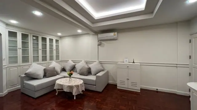 ให้เช่าคอนโด M Towers สุขุมวิท 35 ชั้น2 ตึกA ขนาด 100 ตร.ม ห้องตกแต่งสวยสิ่งอำนวยความสะดวกครบพร้อมอยู่  ใกล้ BTS พร้อมพงษ์