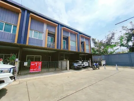 ทาวน์เฮาส์ 2 ชั้น โครงการ TOWN AVENUE ต.พลายชุมพล อ.เมืองพิษณุโลก