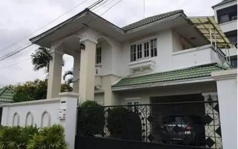 ให้เช่าบ้านเดี่ยว  วิภาวดีรังสิต 64 แยก 15  4 ห้องนอน 3 ห้องน้ำ
