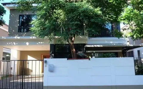 ให้เช่าบ้านเดี่ยว Villa Arcadia Srinakarin พร้อมอยู่ เดินทางสะดวกใกล้ทางด่วน