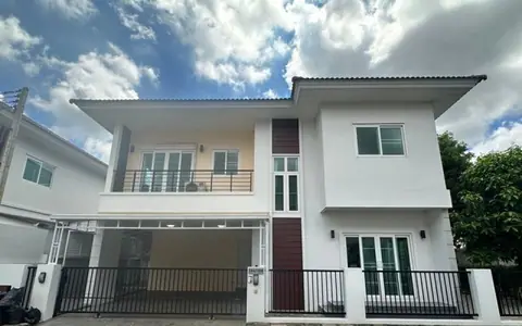 ขายบ้าน77ว.4น3น4.7ล. ถูกว่าประเมิน ในล้านนาเฮอริเทจ Lanna Heritage แยกสันกลาง ใกล้ตลาดเจริญเจริญ ต.ป่าบง อ.สารภี เชียงใหม่