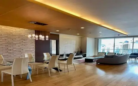 2-Bedroom Unit for Rent at The Park Chidlom, near BTS Chit Lom & MRT Si Lom