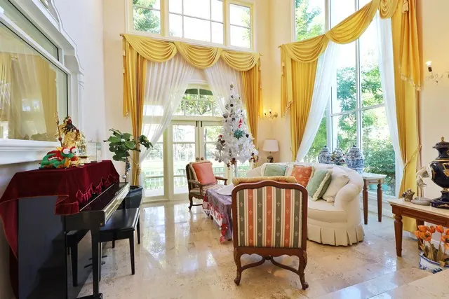 ขายด่วน บ้าน ลดาวัลย์ เลคโคโลเนียล 4 ห้องนอน 5 BR 18000000 THAI BAHT ใกล้ - Hot