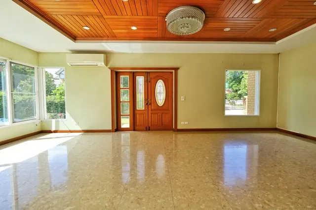 บ้าน คิวเฮ้าส์ อเวนิว พระราม 5 18900000 บาท. 4BEDROOM ขนาด 0 ไร่ 1 Ngan 62 ตรว. ใกล้กับ ทางด่วนศรีรัช ,ตลาดพระราม5 บรรยากาศ ดี นนทบุรี