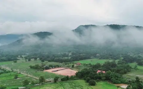 ขายที่สวย วิวเขาล้อม เมืองในม่านหมอก ต.เขาพระ อ.เมืองนครนายก ถมสูงเท่าถนน การเดินทางสะดวกสบาย ใกล้สถานที่ท่องเที่ยวมากมาย