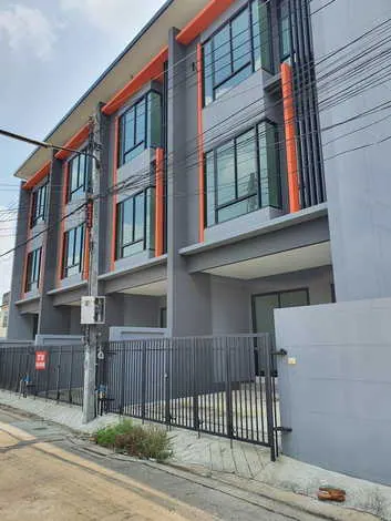 ขายทาวน์โฮมทำเลในเมืองดีมาก สภาพใหม่หลังโรงเรียนเบญจมราชู  ทิศราชบุรี อำเภอเมืองราชบุรี จังหวัดราชบุรี (เจ้าของขายเอง)