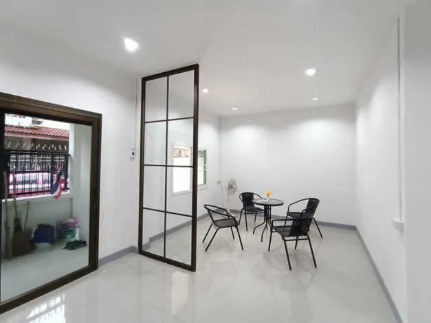 ขายทาวน์เฮ้าส์2ชั้น บ้านแก้ววิลล่า รีโนเวทใหม่ ทำเลดี พร้อมอยู่ จ.กรุงเทพมหานคร