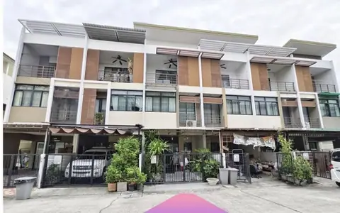 ขายทาวน์โฮม six nature เพชรเกษม 69​ บ้านมือสอง​ หนองแขม​ 3 ห้องนอน​ 3 ชั้น​ ใกล้​ Big​ C​ พร้อมอยู่​