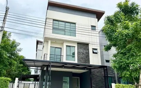 บ้านแฝด 3 ชั้น 47.1 ตร.ว บ้านกลางเมืองพระราม9  ใกล้เมือง เดินทางสะดวก