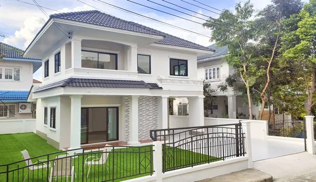 หมู่บ้าน มณีรินทร์ รัตนาธิเบศร์ (ท่าอิฐ) บ้านเดี่ยวตกเเต่งใหม่ พร้อมอยู่ ติดรถไฟฟ้า, นนทบุรี