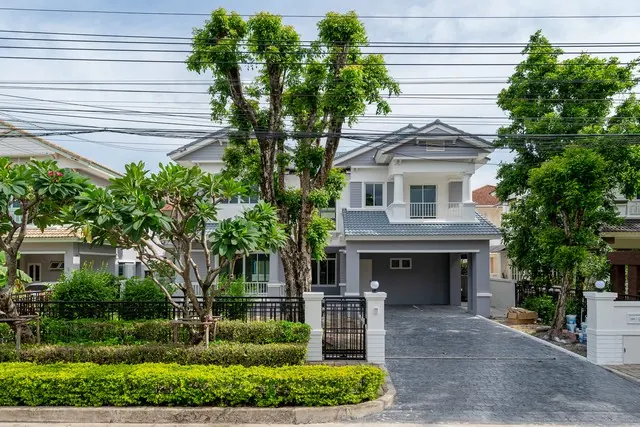 มัณฑนา วัชรพล-รามอินทรา1  ทำเลศักยภาพห้าแยกวัชรพล สวยพร้อมอยู่