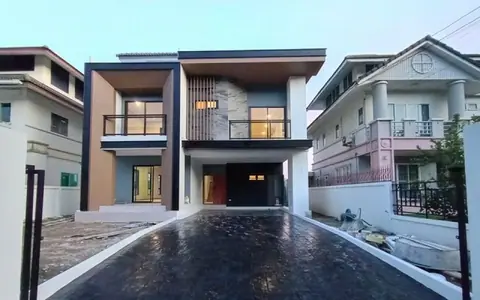 ดิเอมเมอรัลด์การ์เด้น ทวีวัฒนา บ้านเดี่ยวรีโนเวทใหม่สไตล์โมเดิร์น luxury