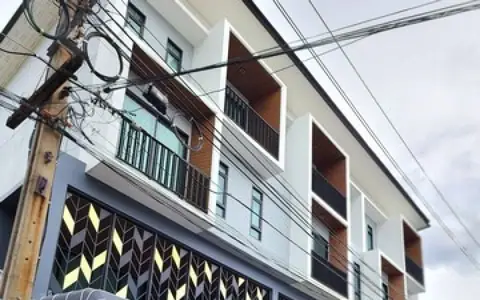 ขาย/เช่า โครงการ Dimond Ville โชคชัย 4 หลังมุมฝั่งซ้าย  บ้านตกแต่งหรู Luxury Home Office โฮมออฟฟิศ 3 ชั้น ครึ่ง ตกแต่งครบ พร้อมเฟอร์