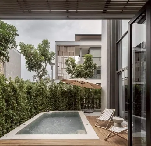 Luxury Pool Villa ใจกลางสุขุมวิท The Gentry Sukhumvit 101