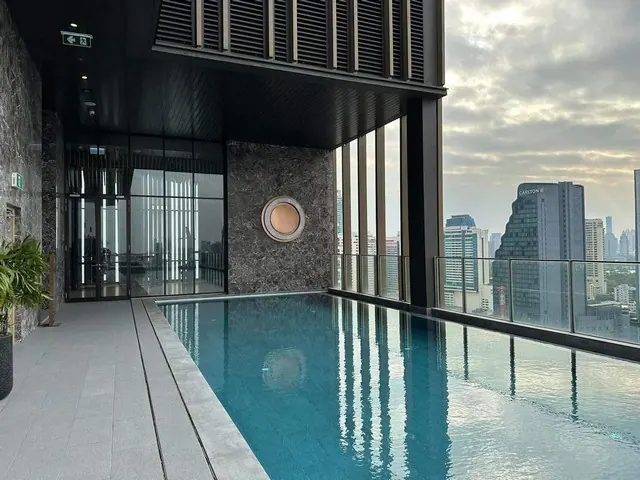 โนเบิล อราวน์ เทอร์ตี้ทรี