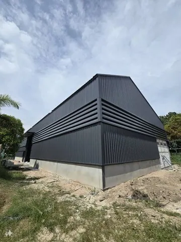 WAN453ให้เช่าโกดัง WAREHOUSE FOR RENT รถใหญ่เข้าได้  ใกล้มอเตอร์เวย์ ใกล้ตลาดจตุจักร ชลบุรี