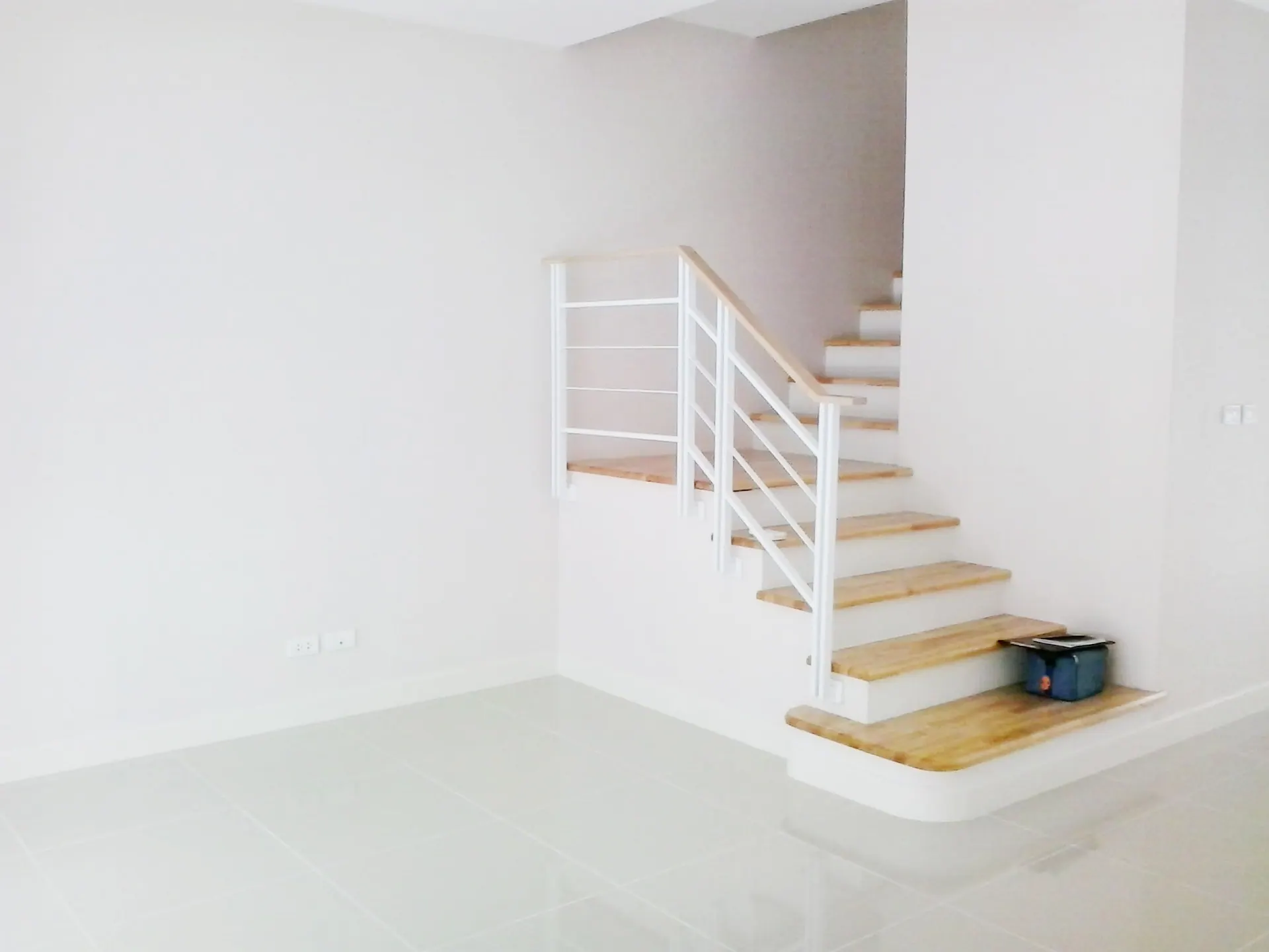 ให้เช่าทาวน์โฮม 3 ชั้น บ้านกลางเมือง พระราม 9 – รามคำแหง อยู่ซอยรามคำแหง 39 ใกล้