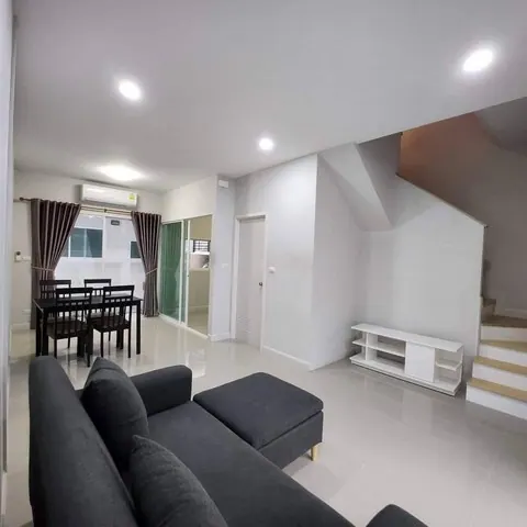 ปล่อยเช่าบ้านทาวน์โฮมขนาดใหญ่ หมู่บ้านโมดิวิลล่ารังสิต