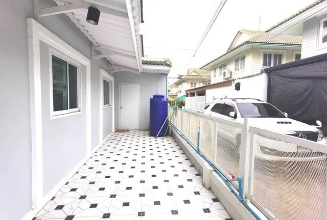 ให้เช่าทาวเฮ้าส์ 2 ชั้น รีโนเวทใหม่ หมู่บ้านพฤกษาb รังสิตคลองสาม