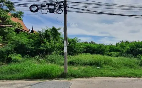 ขายที่ดินเปล่า แปลงสวย  ซ.หมู่บ้านศิริเขต 1 ทำเลดี ราคาดี ใกล้ถนนใหญ่