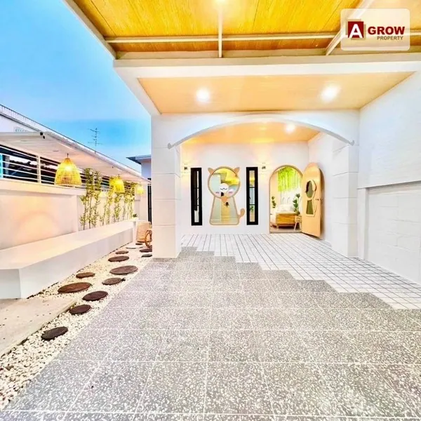 ม. พิชาดา  บ้านกล้วย-ไทรน้อยใกล้สถานีรถไฟฟ้าคลองบางไผ่และทางด่วนศรีรัช บ้านรีโนเวทใหม่ มีพื้นที่ข้างบ้านนั่งชิวน่ารักๆ พร้อมเข้าอยู่ได้เลย