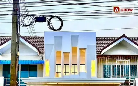 ม. รุ่งกานต์2 ไทรน้อย บ้านรีโนเวทใหม่ ตกแต่งสวยแถมฟรีเฟอร์นิเจอร์ มีมุมนั่งชิวน่ารักๆ พร้อมเข้าอยู่ได้เลย