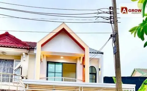 ม. สิรารมย์ ถ.บ้านกล้วย-ไทรน้อย บ้านรีโนเวทใหม่ตกแต่งสวยพร้อมแถมฟรีเฟอร์นิเจอร์ พร้อมเข้าอยู่ได้เลย