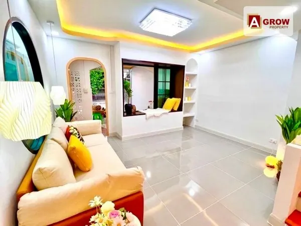 ม. สิรารมย์ ถ.บ้านกล้วย-ไทรน้อย บ้านรีโนเวทใหม่ตกแต่งสวยพร้อมแถมฟรีเฟอร์นิเจอร์ พร้อมเข้าอยู่ได้เลย