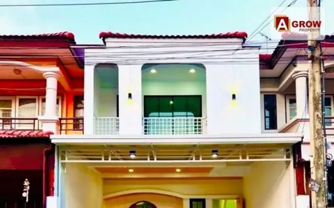 ม. อธิษฐาน1 ถนนเมน แขวงออเงิน บ้านรีโนเวทใหม่ตกแต่งสวยพร้อมแถมฟรีเฟอร์นิเจอร์ พร้อมเข้าอยู่ได้เลย