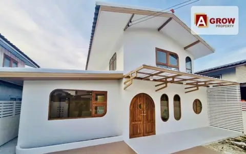 ม. สวนเก้าแสน บางปลา ตกแต่งน่ารักสไตล์มินิมอล พื้นที่ใช้สอยกว้างขวางออกแบบพื้นที่ได้อย่างลงตัว