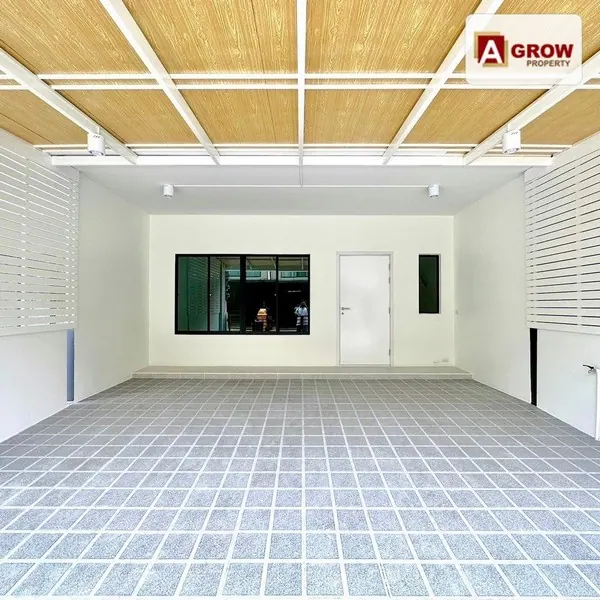 ม. เดอะคอนเนค สุวรรณภูมิ3 บ้านรีโนเวทใหม่และตกแต่งสวย พร้อมเข้าอยู่ได้เลย ใกล้สนามบินสุวรรณภูมิ